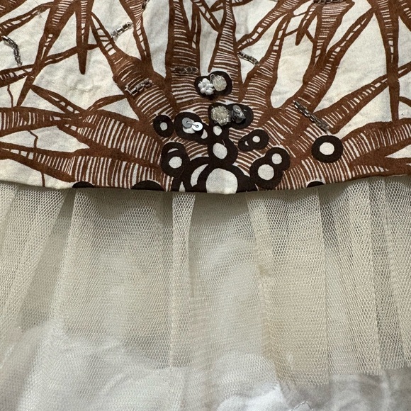 100% Silk Sunburst Sleeveless Dress. Sunburst Design with Embellishments. - Picture 15 of 16
